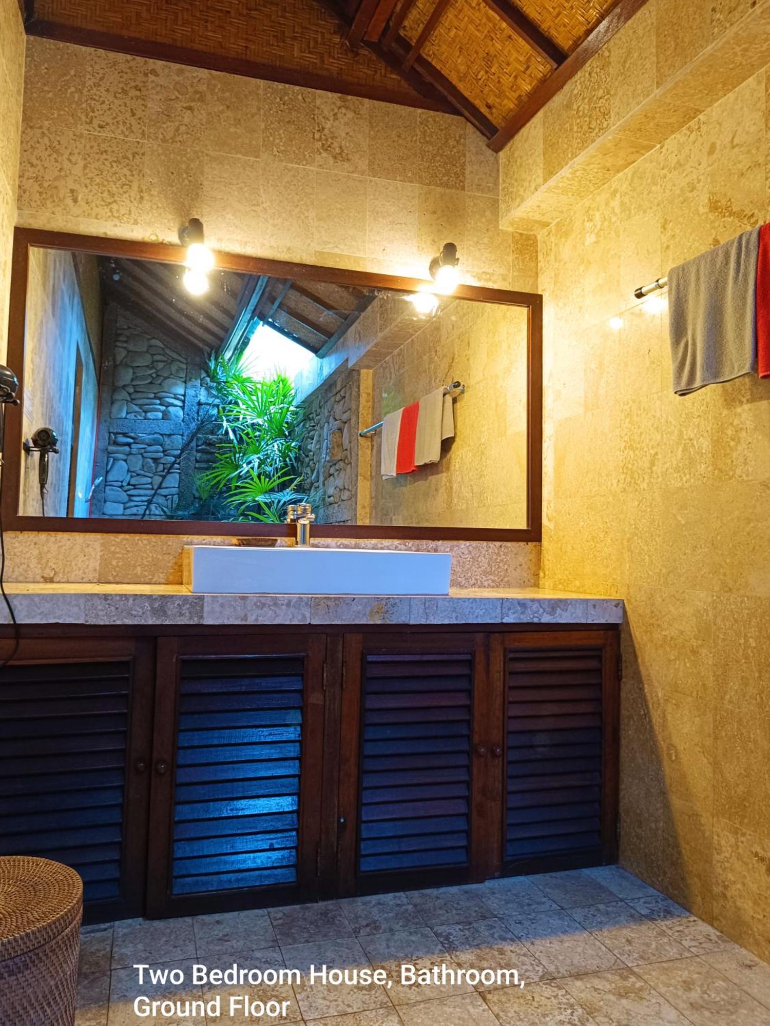 Guci Guesthouses Ubud Extérieur photo